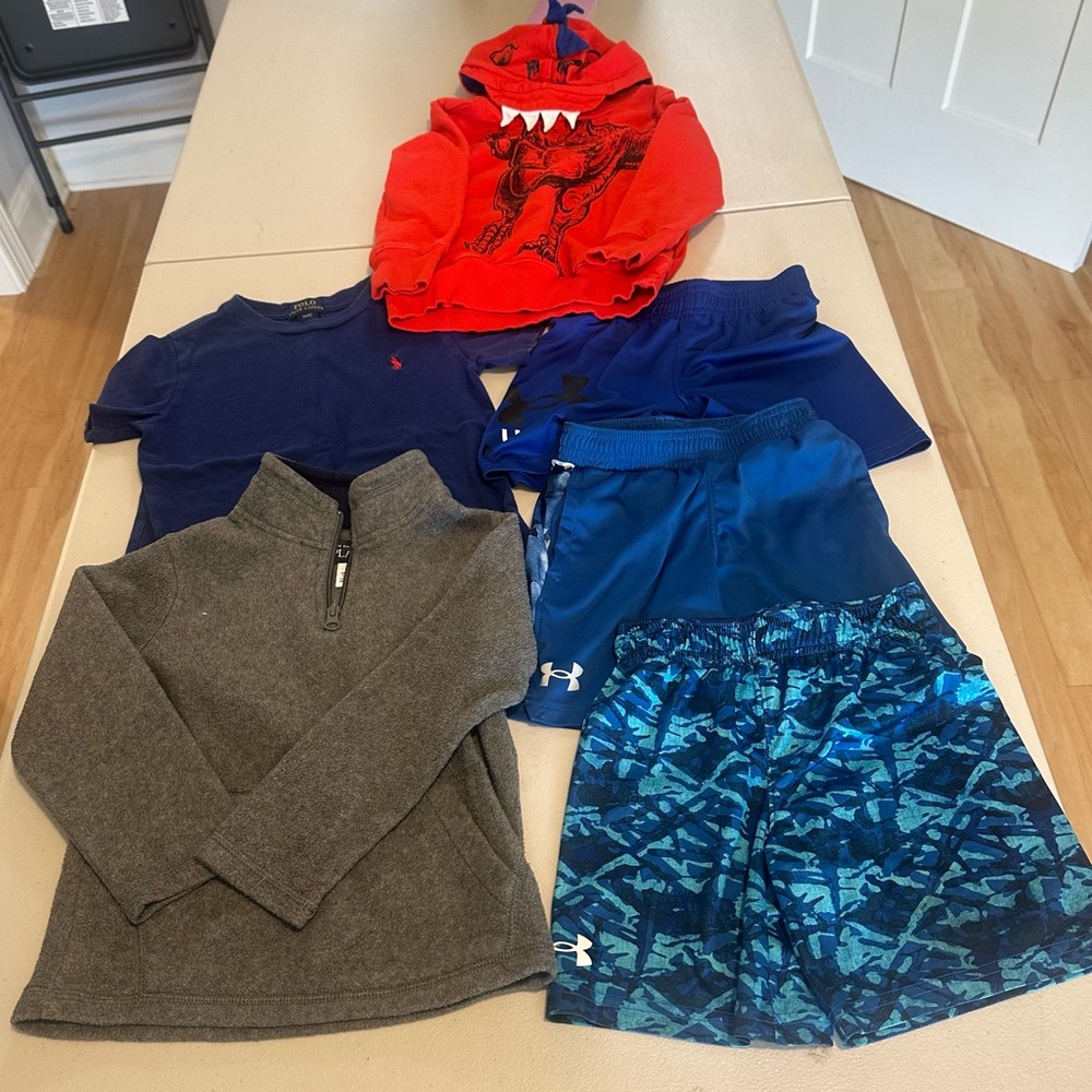 Bundle of boys 4/4T - under armour, Levi, lucky brand - (8 pieces)